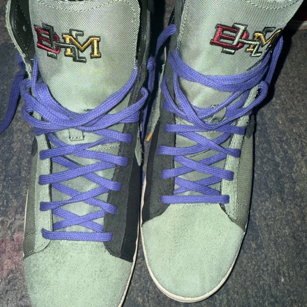 Converse Green and Black Sneakers with Purple Laces